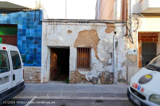  Casa para reformar con patio trasero. Buena orientacion. - TARRAGONA 