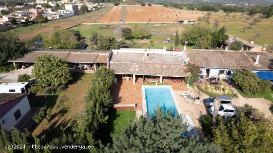 Chalet adosado de 2 dormitorios con piscina comunitaria en Establiments - BALEARES