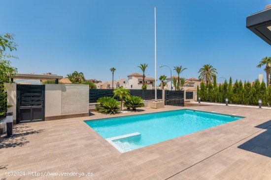 Villa en venta a estrenar en La Manga del Mar Menor (Murcia)