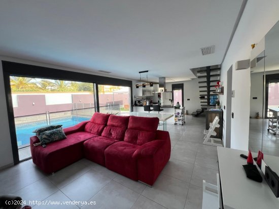 Villa en venta en Torrevieja (Alicante)