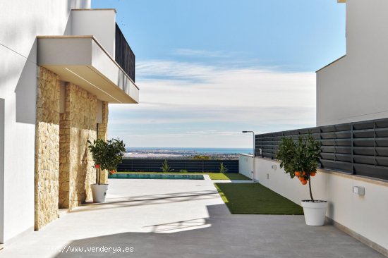 Villa en venta a estrenar en San Miguel de Salinas (Alicante)