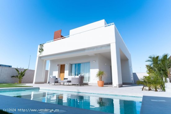 Villa en venta a estrenar en Pilar de la Horadada (Alicante)