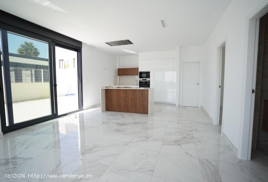 Villa en venta a estrenar en Polop (Alicante)