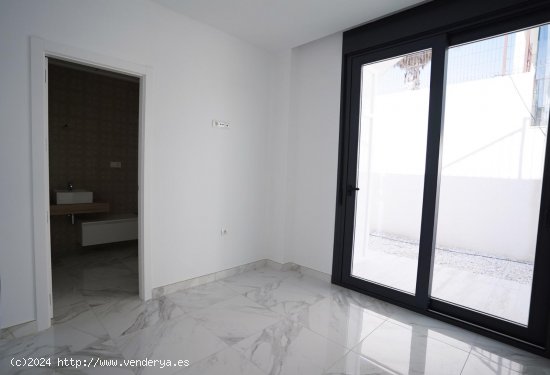 Villa en venta a estrenar en Polop (Alicante)