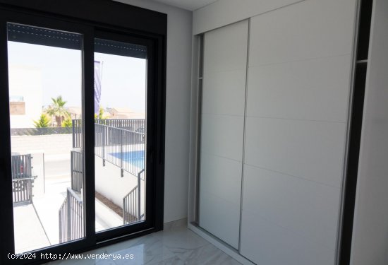 Villa en venta a estrenar en Polop (Alicante)