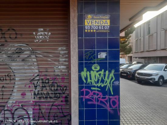 LOCAL DE 5 PUERTAS ESQUINERO AL LADO DEL MERCADO CENTRAL - BARCELONA