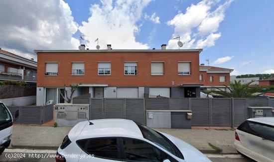 Se vende casa OKUPADA en Sant Celoni (Barcelona) - BARCELONA