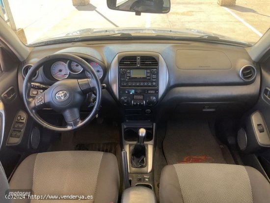 Toyota RAV 4 2.0 4x4 sol de 2004 con 131.500 Km por 9.660 EUR. en Tarragona