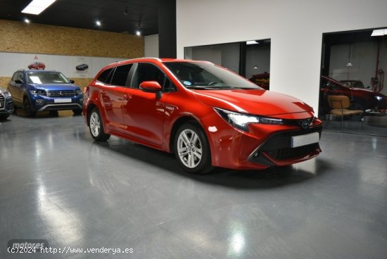 Toyota Corolla 2.0 180H STYLE E-CVT TOURING SPORT de 2021 con 182.000 Km por 18.500 EUR. en Madrid