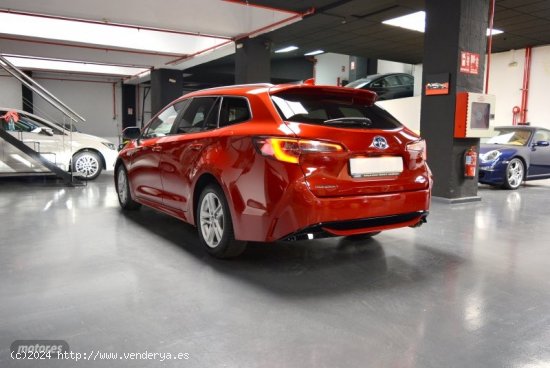 Toyota Corolla 2.0 180H STYLE E-CVT TOURING SPORT de 2021 con 182.000 Km por 18.500 EUR. en Madrid