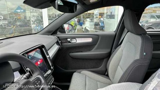 Volvo XC40 XC40 Plus, B3 Mild hybrid, Gasolina, Dark con 1 Km por 41.400 EUR. en La Rioja