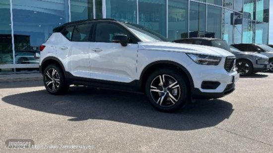 Volvo XC40 XC40 D4 AWD R-Design Automatico de 2020 con 110.541 Km por 33.900 EUR. en Zamora