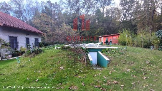 CHALET DE PIEDRA CON PISCINA Y JARDÍN EN PADERNE DE ALLARIZ - ORENSE