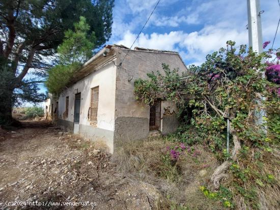 parcela de 2196 m2 con casa en ruinas vereda de Tabala - MURCIA