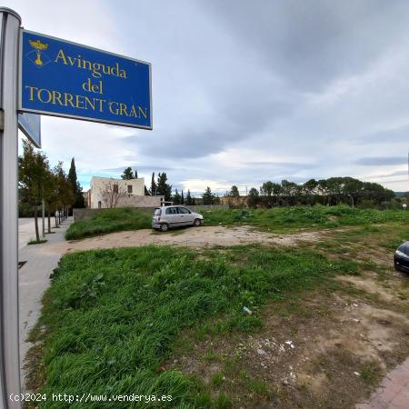 Terreno urbano para 7 casas. - BARCELONA