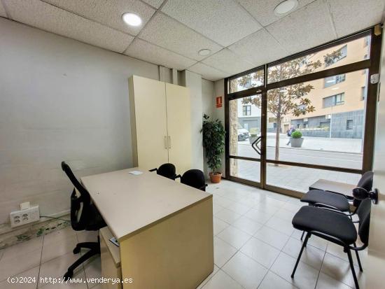  Local comercial en alquiler idóneo para oficinas en el centro de Martorell - BARCELONA 