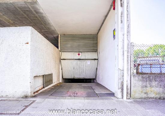 PLAZA de GARAJE Y TRASTERO en VENTA Ó ALQUILER - A CORUÑA