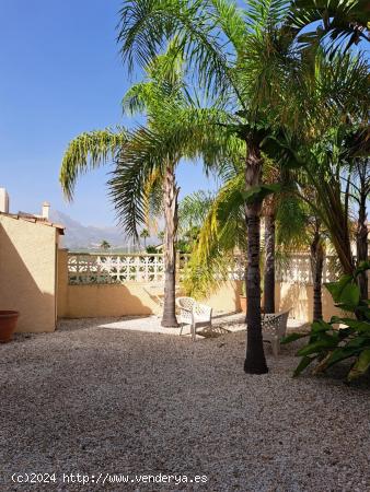 Preciosa casa con 3 dormitorios y piscina privada en zona Rincon de Loix. - ALICANTE