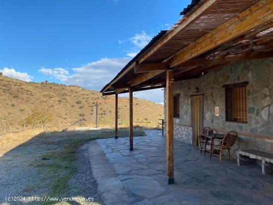 SE ALQUILA CASA EN PLENA SIERRA NEVADA ,TEMPORADA CORTA Y LARGA - ALMERIA