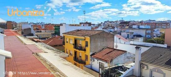 BONITO ATICO DE 1 HABITACION CON TERRAZA Y GARAJE COMPLETAMENTE AMUEBLADO - BADAJOZ