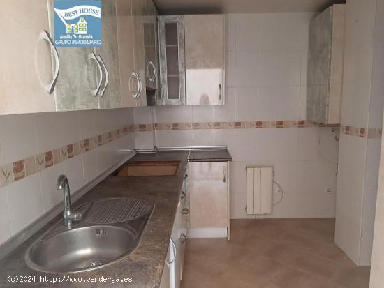 PiSo En CiJuEla CoN pLaZa De GaRaJe Y tRaStErO!!!! - GRANADA