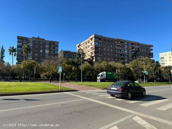  VENTA DE LOCAL CON SUPERFICIE DE 70 m² EN SINFORIANO MADROÑERO - BADAJOZ 