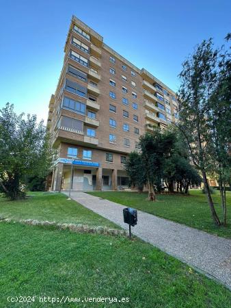 VENTA DE LOCAL CON SUPERFICIE DE 70 m² EN SINFORIANO MADROÑERO - BADAJOZ