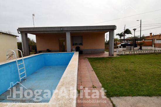 CHALET CON PISCINA, TERRAZA, BARBACOA Y PARKING - CASTELLON