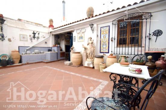 ¡CERCA DEL AYUNTAMIENTO! AMPLIA CASA LUMINOSA CON DOBLE TERRAZA Y BALCÓN - CASTELLON