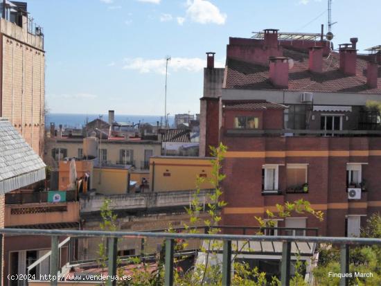 1 dormitorio, amueblado y con terraza - BARCELONA