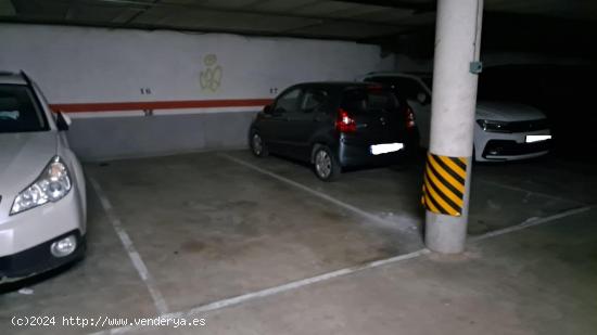 Amplio Parking en Camí Fondo - BARCELONA