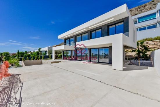 VILLA DE LUJO EN FINESTRAT CON VISTAS AL MAR - ALICANTE