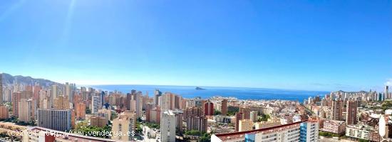  SE VENDE ATICO DE DOS DORMITORIOS EN BENIDORM CON VISTAS INCREIBLES AL MAR - ALICANTE 