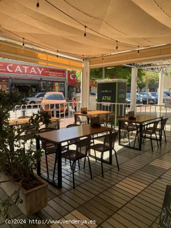 SE TRASPASA CAFETERÍA - CREPERÍA EN ZONA ESTRATÉGICA - ALICANTE