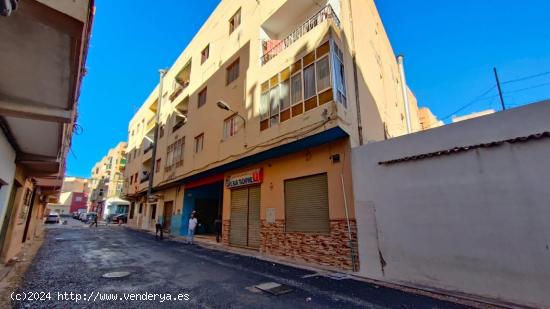  SE  VENDE PISO EN CALLE ALMERIA, EL EjIDO. - ALMERIA 