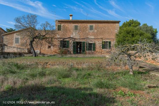 Finca Rústica con cédula de habitabilidad y 14 hectáreas en Son Ferró - BALEARES