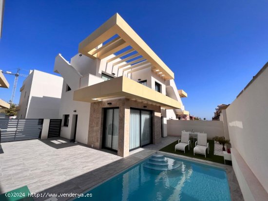 Villa en venta en Los Montesinos (Alicante)