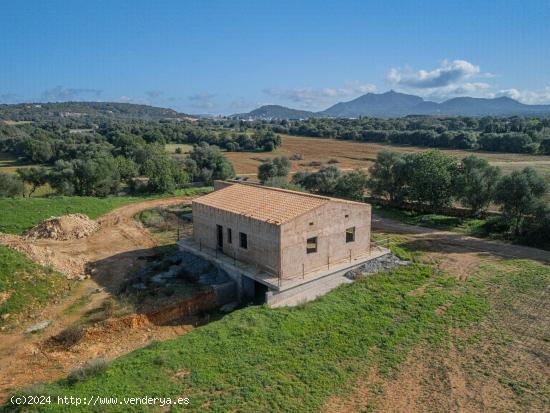 Finca rústica en construcción y proyecto en vigor en Felanitx - BALEARES