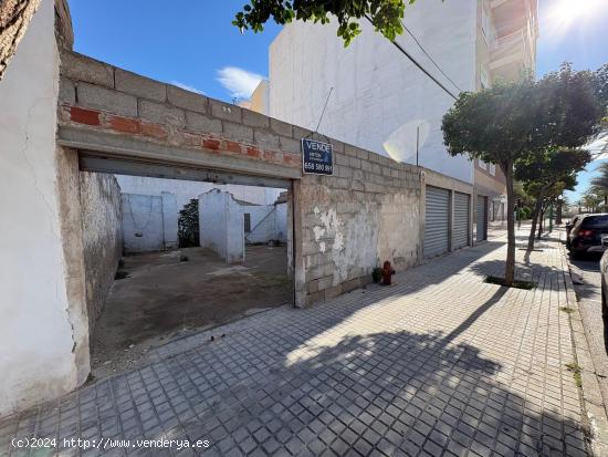 SOLAR CON POSIBILIDAD DE VIVIENDA UNIFAMILIAR O CONSTRUIR EDIFICIO - ALICANTE