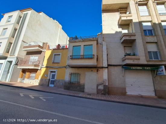 CASA DE DOS PLANTAS PARA REFORMAR - MURCIA