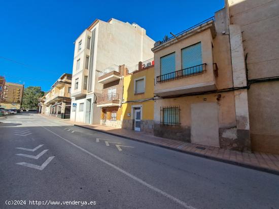 CASA DE DOS PLANTAS PARA REFORMAR - MURCIA