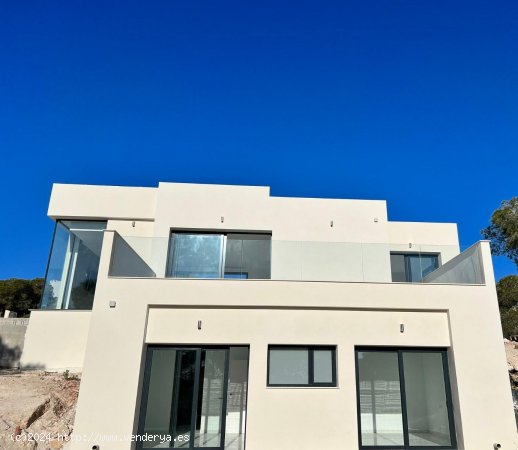 Villa en venta a estrenar en Orihuela (Alicante)