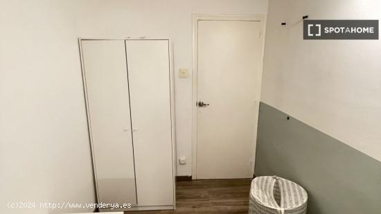 Alquiler de habitaciones en piso de 3 dormitorios en La Vila de Gracia - BARCELONA