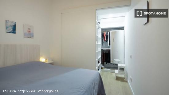 Habitación en piso compartido en barcelona. - BARCELONA