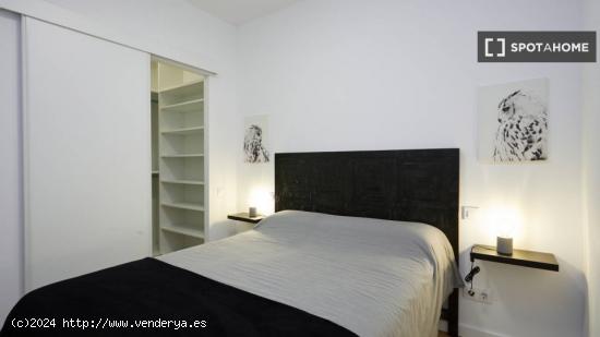 Habitación en piso compartido en barcelona. - BARCELONA