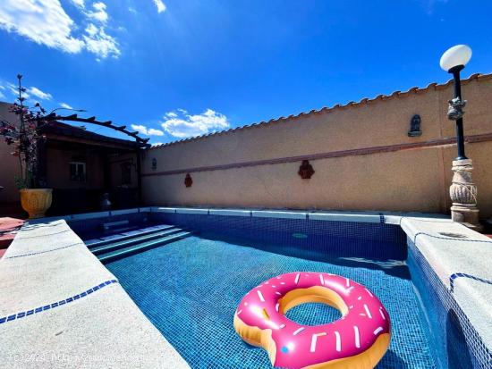 Exclusivo Chalet Pareado con Piscina Privada en Ciudad Quesada, Alicante - ALICANTE