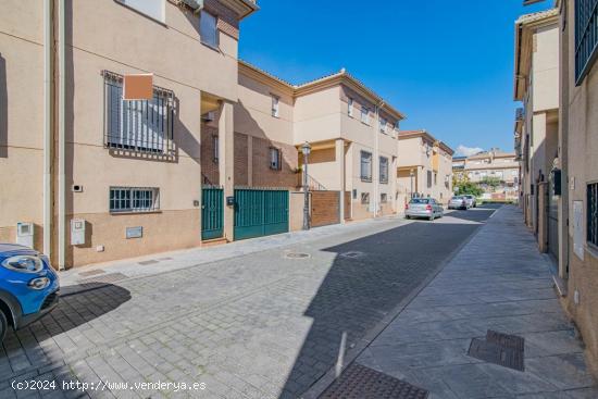 Atención Casa en Venta en Atarfe, Granada - GRANADA