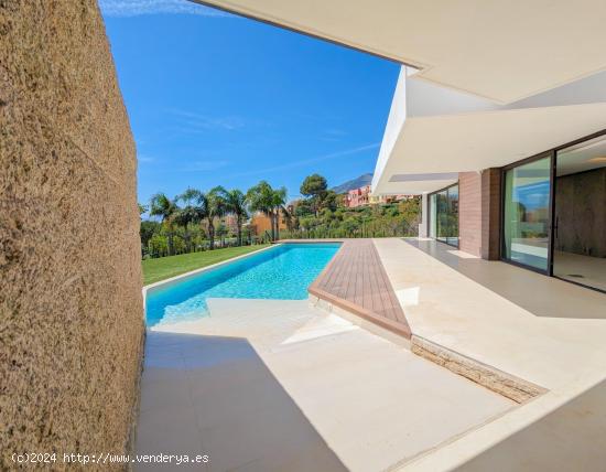 VENTA VILLA DE LUJO EN CAPELLANIA BENALMADENA - MALAGA