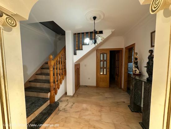 Venta de chalet adosado en La Zubia. - GRANADA