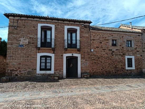 Dos Casas en Castrillo de los Polvazares, León - LEON